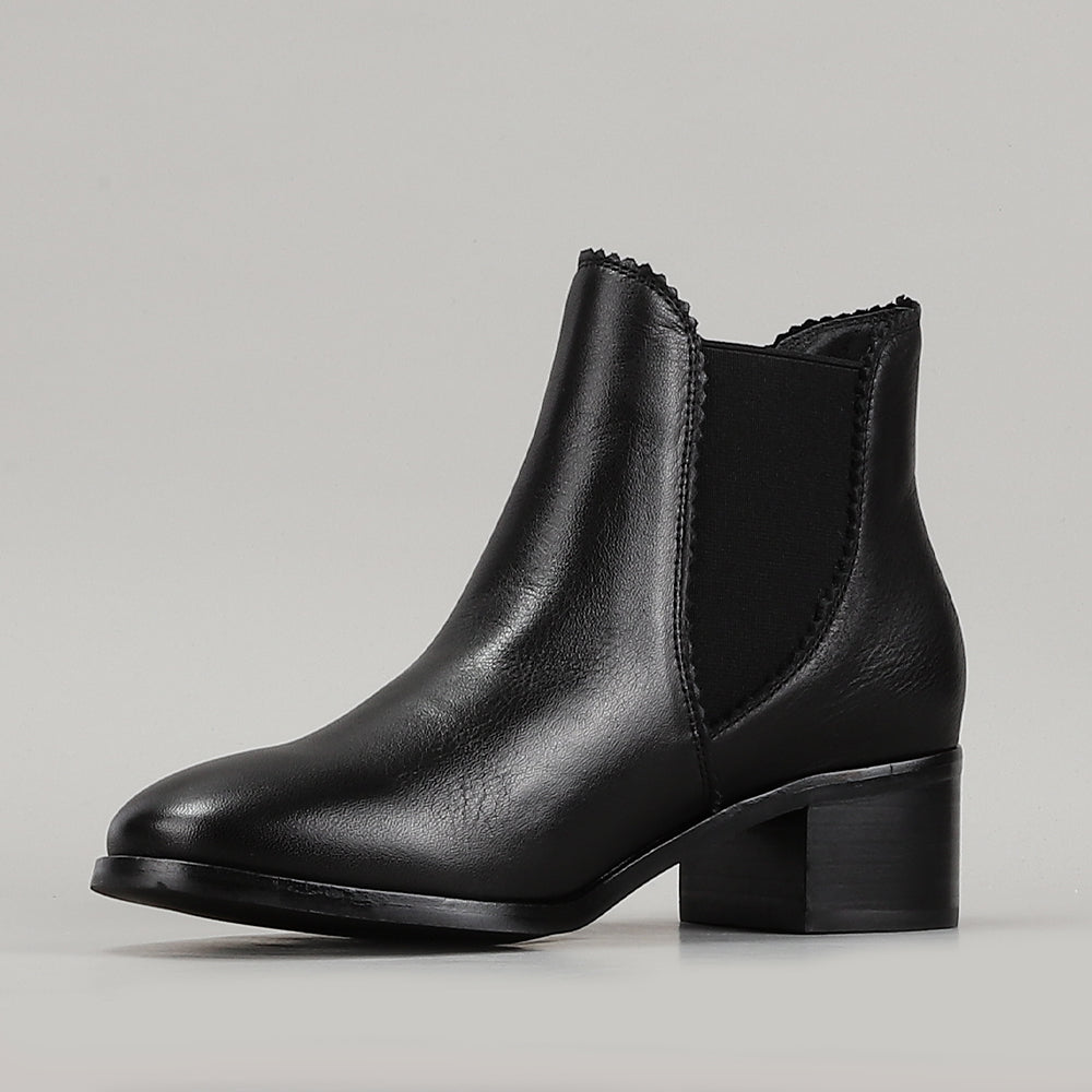 Rodeo - Black - LE SANSA