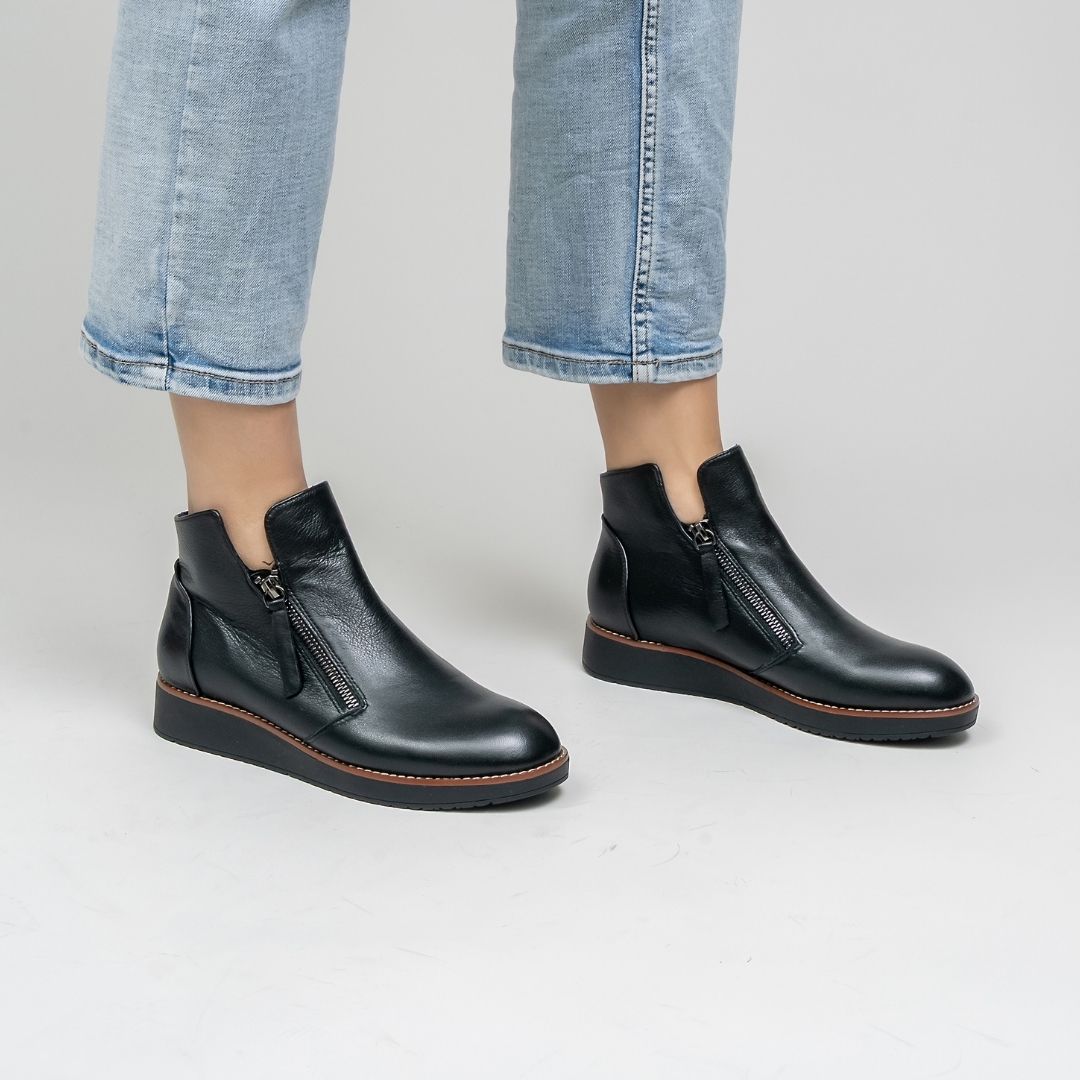 RONNIE - Black/Black Sole - LE SANSA