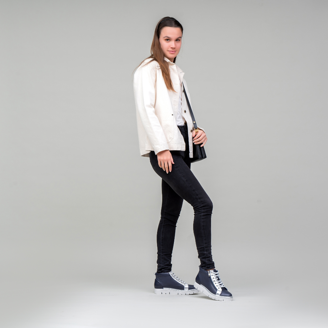 Bobby - Navy Silver - LE SANSA