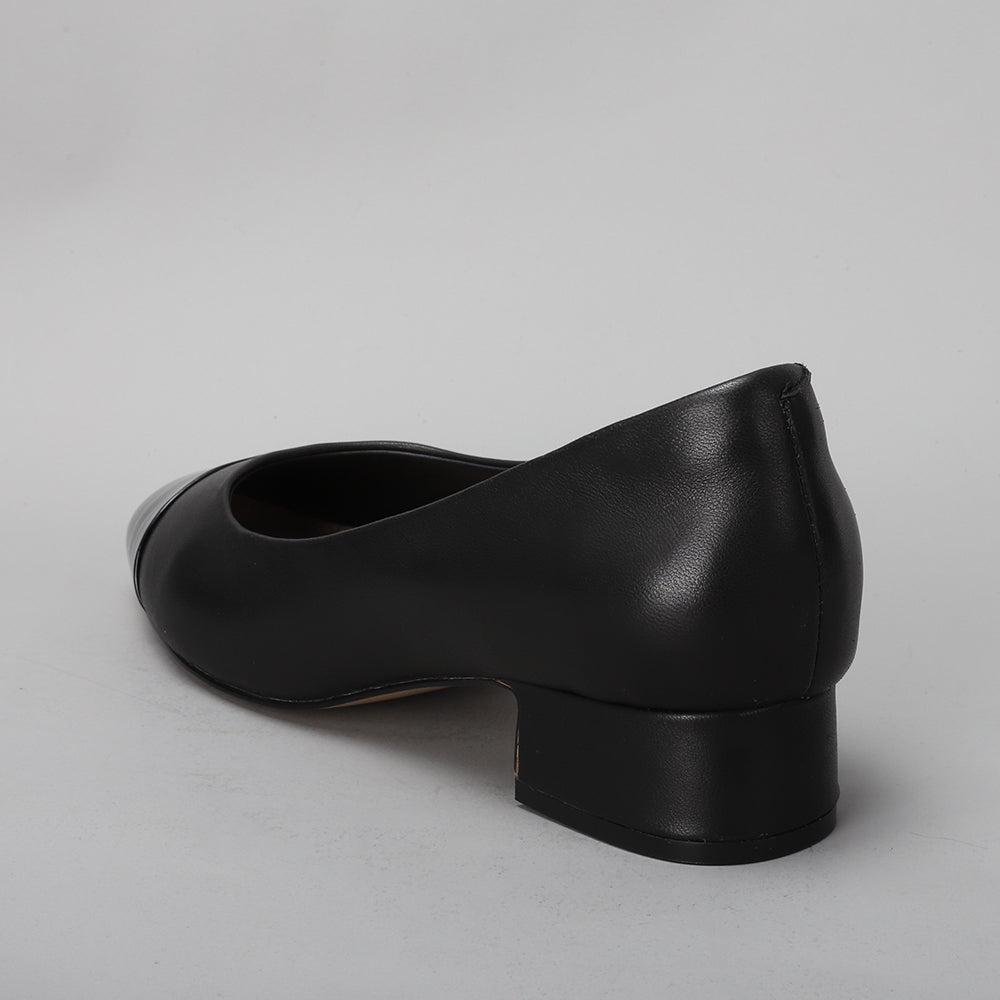 Eliska - Black/Black Patent - LE SANSA