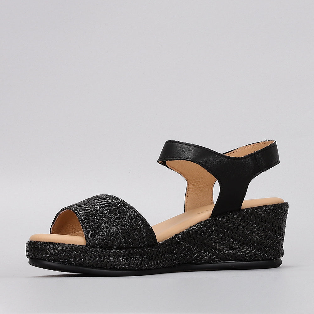 Pilia - Black - LE SANSA