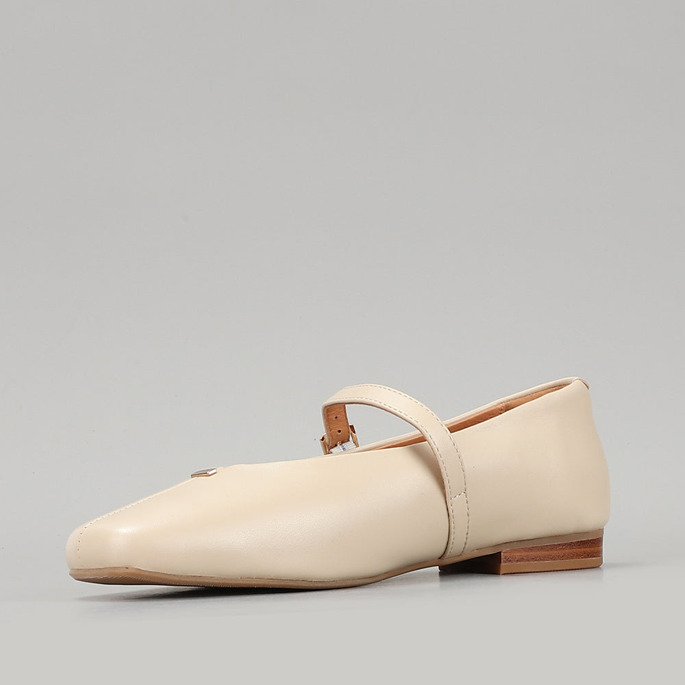 Olly - Ivory